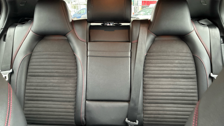 Mercedes-Benz GLA 220d 4Matic AMG Line 5dr Auto Diesel Hatchback